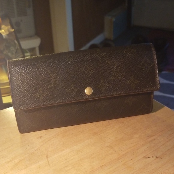 Louis Vuitton wallet - Picture 3 of 8